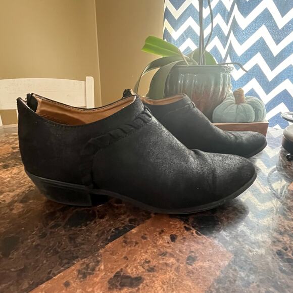 Qupid Distressed Booties - Picture 1 of 11